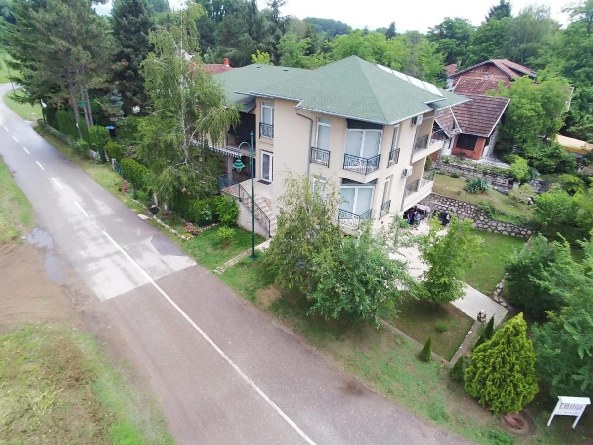Sobe Emilija Hotel Veliko Gradište Екстериор снимка